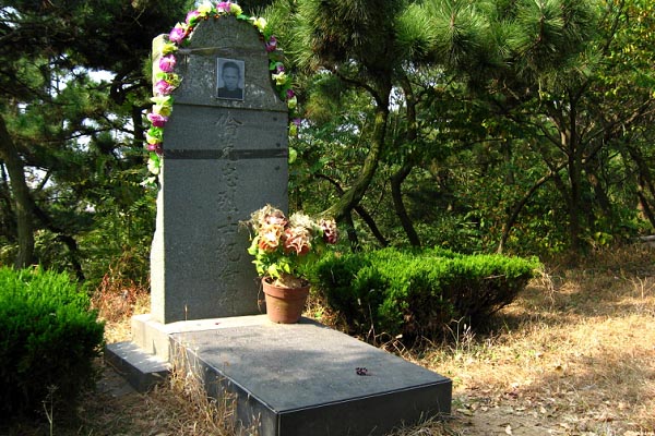 青岛山炮台伦克忠烈士
